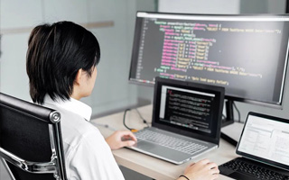 苍南 api php源码,下载的php源码怎么运行呢？